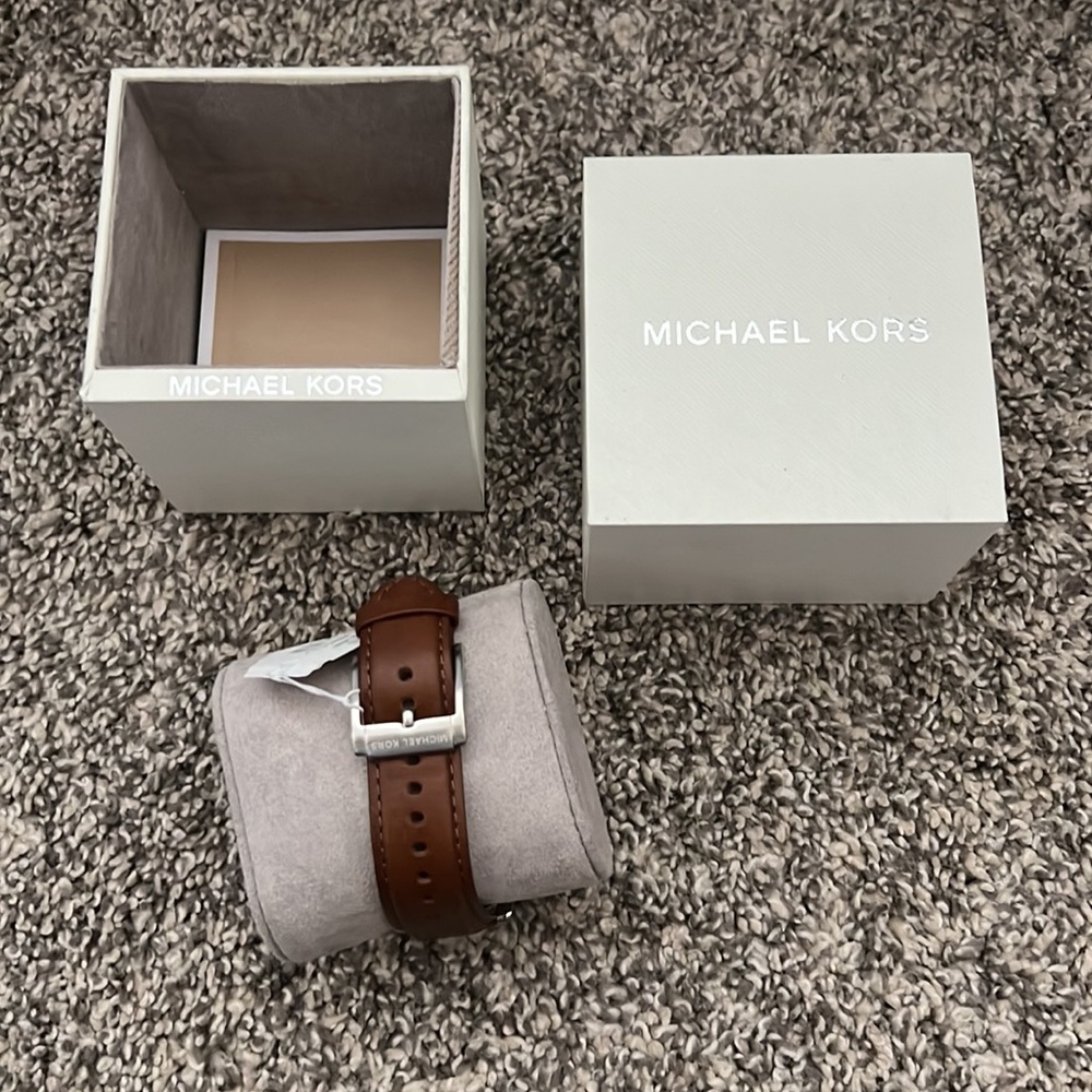 New Men’s Watch - Picture 3 of 3